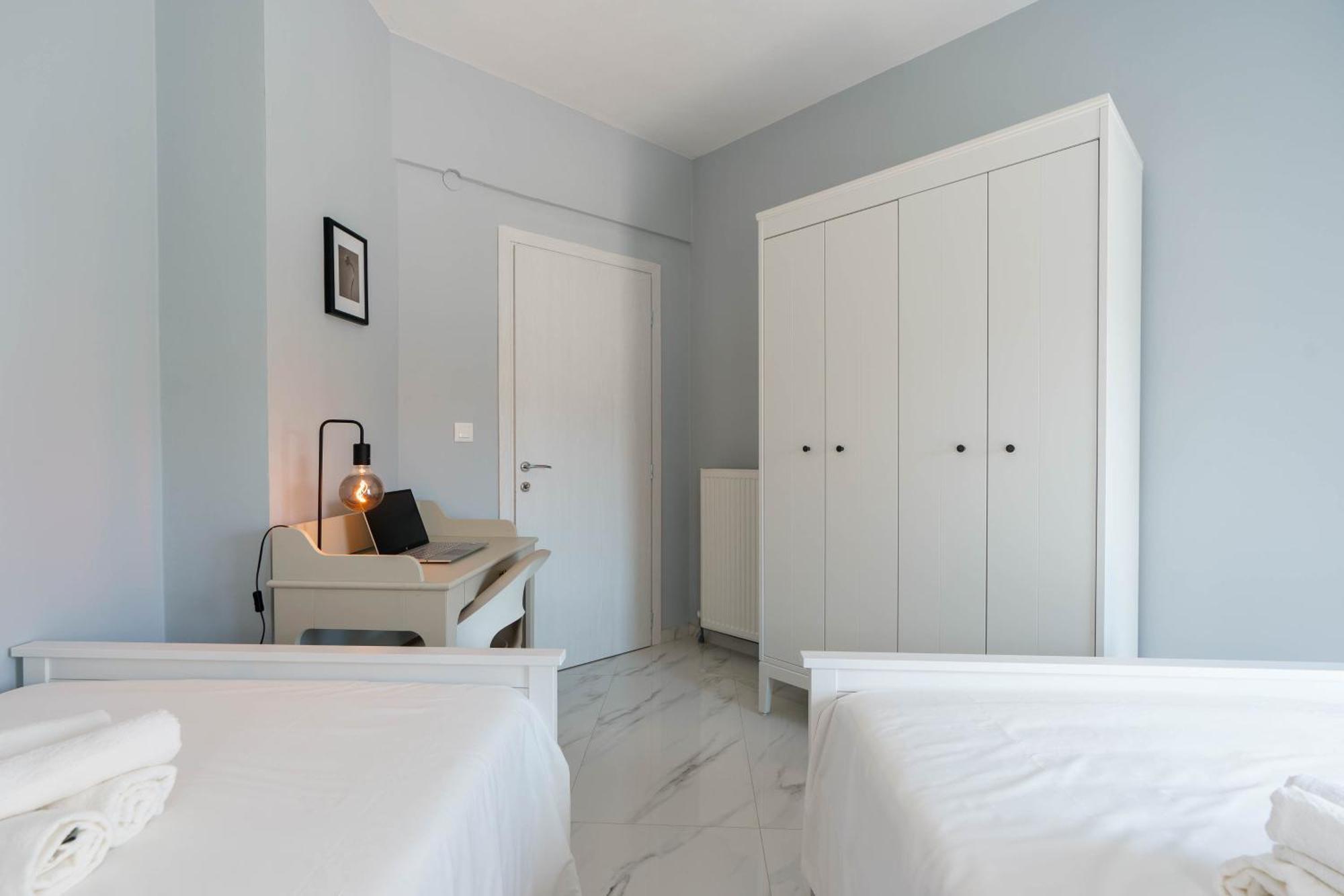 White Luxury * Salonicco