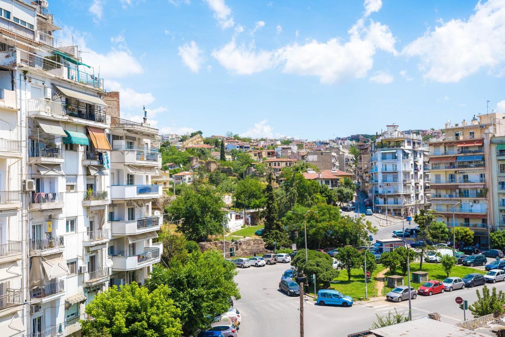 White Luxury Apartment Thessaloniki